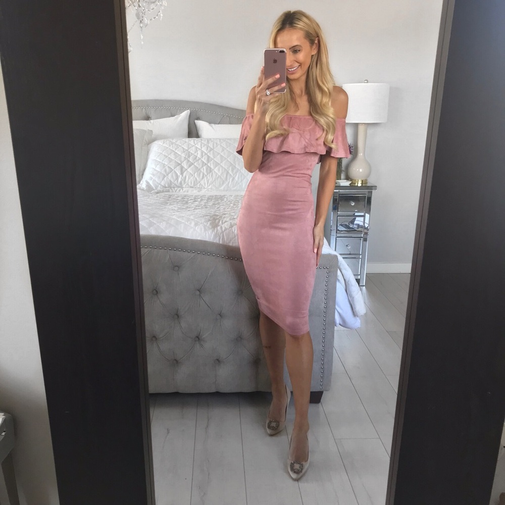 LAST ONE (Medium)!! Elegant Off the Shoulders Midi Suede Dress